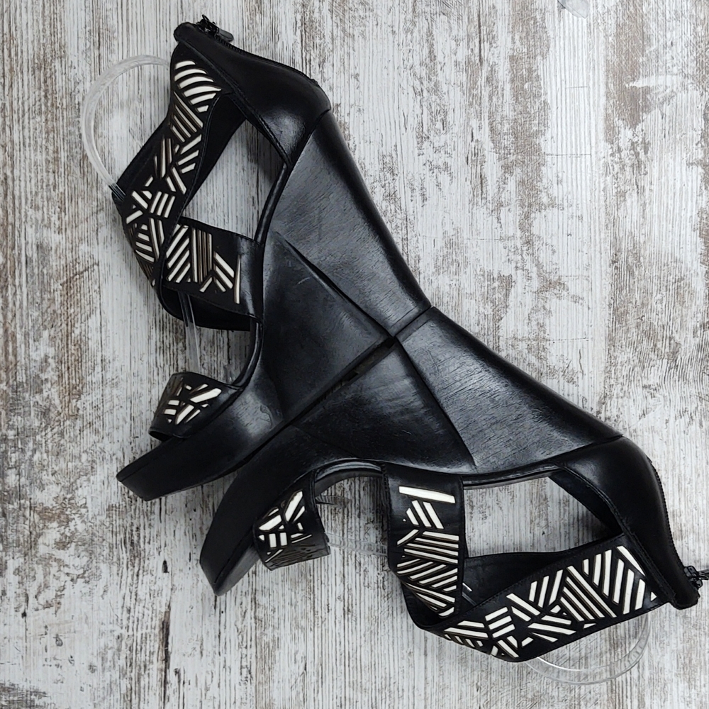 Diane Von Furstenberg Black Cutout Leather Wedge Sandals - Picture 10 of 15